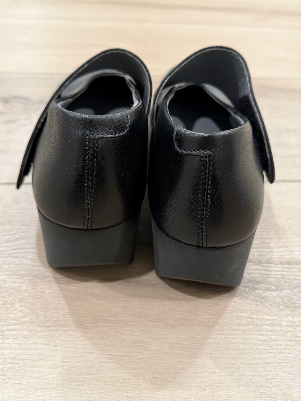 FLY LONDON Women's VARI Hook & Loop Wedge Pumps, Black Leather, Size EU 40 - Picture 5 of 8
